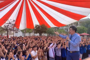 Diễn giả Đào Ngọc Cường trong một buổi diễn thuyết.