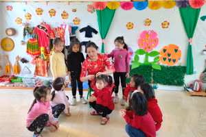 Hơn 30 năm gắn bó với giáo dục vùng cao, cô Nguyệt vẫn nhớ như in cậu học trò dân tộc và “bài học” đầu tiên trong hành trình theo đuổi nghề giáo.