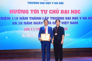 Phạm Đức Anh (bên phải). Ảnh: TG