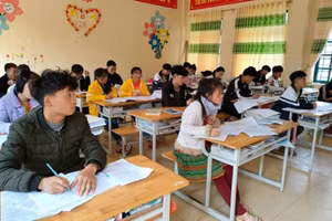 HS lớp 12 Trường THPT số 3 Mường Khương (Mường Khương - Lào Cai) trong giai đoạn học và ôn thi tốt nghiệp. Ảnh: Trường CC