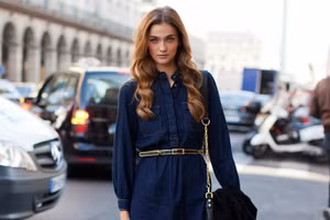 Muôn vàn cách biến tấu cho đầm sơ mi chốn công sở giúp bạn luôn nổi bật