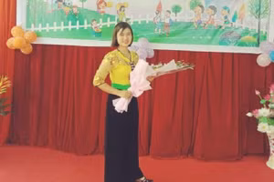 Cô Huệ trong Lễ khai giảng năm học 2020 - 2021.