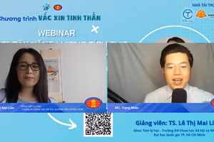 TS Lê Thị Mai Liên tư vấn trong chương trình Vắc-xin tinh thần do Trường ĐH KHXH&NV TPHCM tổ chức.