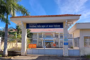 Một trường học ở TP Sóc Trăng (tỉnh Sóc Trăng) được trưng dụng làm khu cách ly. Ảnh: X. Lương