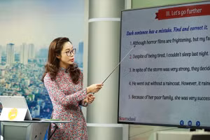 Dạy và học qua truyền hình là một trong những phương án phù hợp với yêu cầu giãn cách xã hội phòng tránh dịch bệnh. Ảnh minh họa