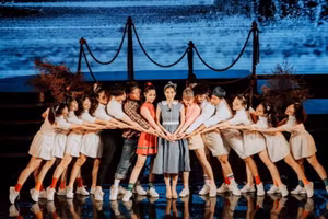 Chương trình Nhạc kịch hướng nghiệp diễn ra tại Nhà hát Tuổi trẻ Việt Nam thu hút đông đảo bạn trẻ.