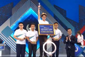 Nguyễn Hoàng Khánh giành vòng nguyệt quế.