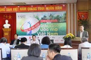  ông Lê Trọng Minh- Tổng biên tập Báo Đầu tư, Trưởng Ban tổ chức giải phát biểu tại buổi họp báo