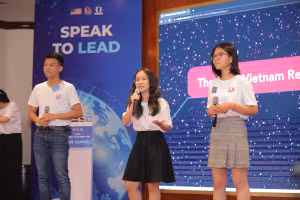 Đội thi đến từ trường THPT chuyên Thoại Ngọc Hầu (An Giang) 