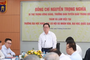 Trưởng Ban Tuyên giáo Trung ương Nguyễn Trọng Nghĩa phát biểu chỉ đạo.