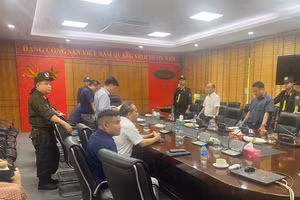 Thực hiện Lệnh bắt tạm giam Tổng Giám đốc Tổng công ty máy động lực và máy nông nghiệp Việt Nam.