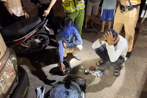 Tạm giữ tài sản tại hiện trường.