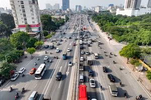 Lưu lượng phương tiện tham gia giao thông trên tuyến đường cửa ngõ TP Hà Nội.
