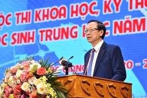 Thứ trưởng Phạm Ngọc Thưởng phát biểu khai mạc Cuộc thi.