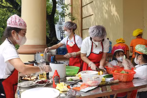 Các đội thi tranh tài tại Hội thi.