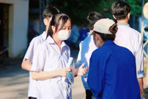 Thí sinh dự thi vào lớp 10 (Ảnh TL).