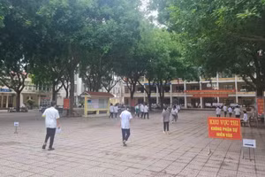 Thí sinh dự thi sáng 6/6.