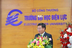 PGS.TS Nguyễn Lê Cường, Phó Hiệu trưởng Trường Đại học Điện lực phát biểu tại hội thảo.