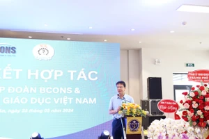 Ông Nguyễn Ngọc Ân - Chủ tịch Công đoàn Giáo dục Việt Nam phát biểu tại buổi lễ.