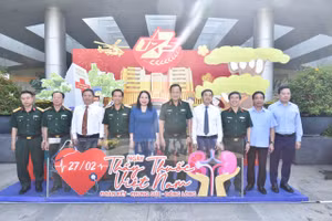 Phó Chủ tịch nước Võ Thị Ánh Xuân đến thăm Bệnh viện Quân y 175. (Ảnh: Đ.C)