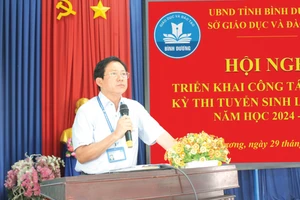 Ông Nguyễn Văn Phong, Phó Giám đốc Sở GDĐT phát biểu tại hội nghị triển khai công tác coi thi kỳ thi tuyển sinh vào lớp 10 THPT năm học 2024-2025. (Ảnh: Sở GD&ĐT Bình Dương)