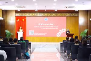 Toàn cảnh lễ khai giảng. (Ảnh: ULAW).