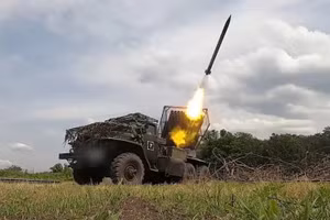 Ukraine căng mình trên 1000km chiến tuyến, Nga lặng lẽ tiến lên