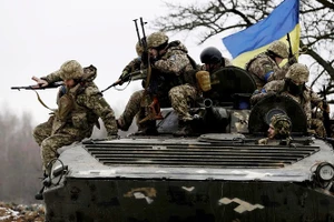 Nga giam trăm nghìn quân Ukraine ở phía bắc, đột kích mạnh ở phía đông