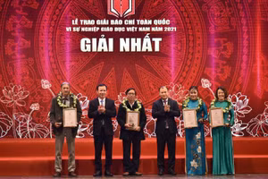 Lễ trao Giải báo chí toàn quốc “Vì sự nghiệp Giáo dục Việt Nam” năm 2021