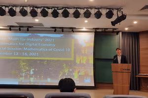 Diễn đàn được tổ chức trực tuyến kết hợp với trực tiếp có sự tham gia của nhiều diễn giả, nhà khoa học về Toán học trong nước và trên thế giới. 