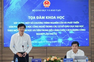 TS Trịnh Xuân Hiếu, Vụ trưởng Vụ KHCN&MT chủ trì tọa đàm