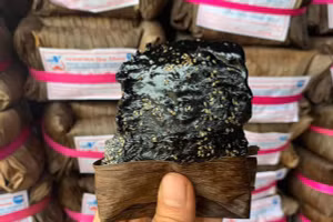 Bánh gai Tứ Trụ tuy mộc mạc nhưng dễ gây thương nhớ với thực khách. Ảnh: LT.