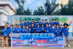 Đội tiếp sức mùa thi năm 2023 của Trường THPT Triệu Sơn 3 (Triệu Sơn, Thanh Hóa).