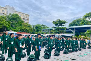 Hàng trăm chiến sĩ nhí tham gia "Học kỳ quân đội" năm 2023. Ảnh: LT.