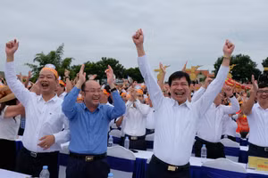 Hàng nghìn người vỡ òa khi Lê Xuân Mạnh vô địch Olympia năm 2023