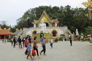 Chùa Bụt tọa lạc trên Hòn Bò (nay là khu khuôn viên văn hóa du lịch tâm linh Hòn Bò - Lạch Trường), thuộc địa phận xã Hoằng Trường (Hoằng Hóa, Thanh Hóa). Ảnh: LT. 