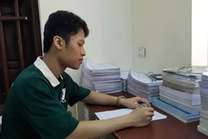 Em Mai Duy Anh Quân, học sinh Trường THPT Nông Cống 2 là thủ khoa khối B toàn quốc năm nay. 