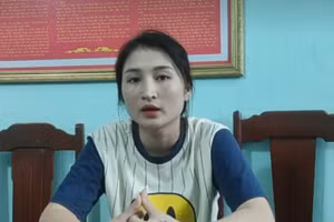  Phạm Thị Mỹ Duyên tại cơ quan công an. Ảnh: CA huyện Cẩm Thủy.