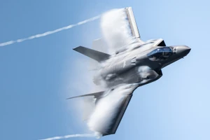 Những đơn hàng khổng lồ cho tiêm kích F-35