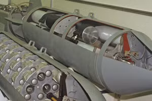 Mỹ giao bom, đạn chùm cho Ukraine sẽ lập tức 'cởi trói' cho Nga