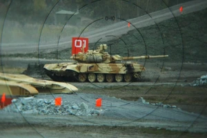 Binh sĩ nói về ưu điểm vượt trội của 'xe tăng mắt đỏ' T-90A