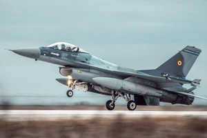 Điều gì thú vị trong quá trình chuyển đổi từ MiG-21 sang F-16?