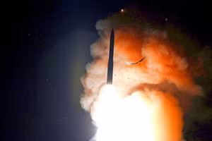 Mỹ chuẩn bị đáp trả cuộc tập trận của bộ ba hạt nhân