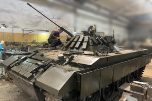 T-62 chiến lợi phẩm được lắp tháp pháo BMP-2