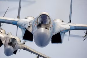 Phương Tây nói Moscow giao loạt Su-35 cho Iran để lấy tên lửa đạn đạo