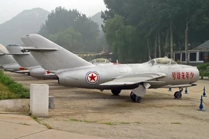 Triều Tiên biến tiêm kích MiG-17 thành máy bay không người lái cảm tử