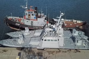 Tàu bọc thép Ukraine sẽ chống lại chính tàu cảm tử không người lái của Kyiv?