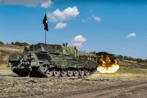 Xe tăng Leopard 1A5 nhận đạn chùm chống bộ binh nguy hiểm từ Mỹ