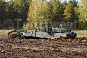 Phương tiện đặc biệt dựa trên Leopard 1 khó chống nổi đạn pháo 25 mm