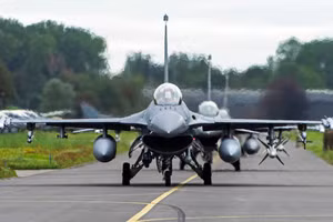 Hà Lan đi đầu cung cấp tiêm kích F-16 cho Ukraine là 'kịch bản thực tế'